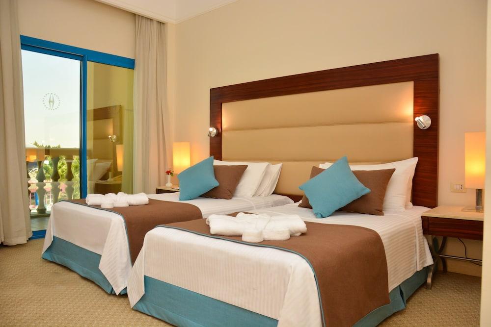 Helnan Dream Hotel And Conference Center 6th of October City Exterior photo A room at the hotel