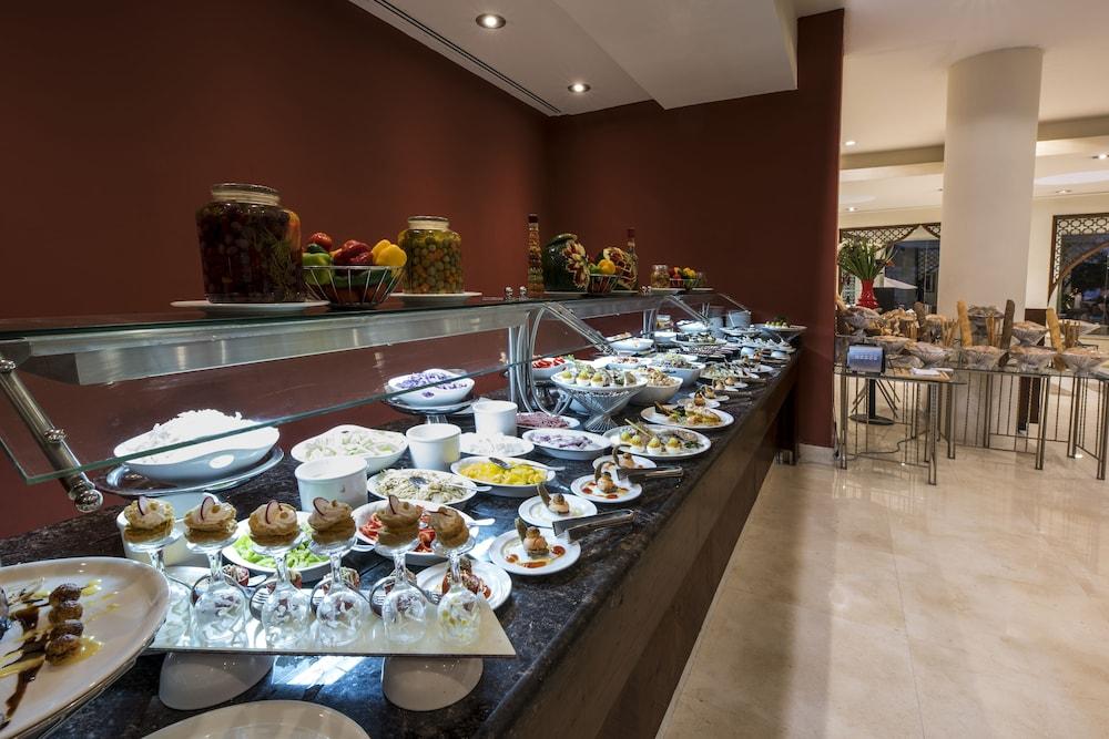 Helnan Dream Hotel And Conference Center 6th of October City Exterior photo A buffet at a hotel