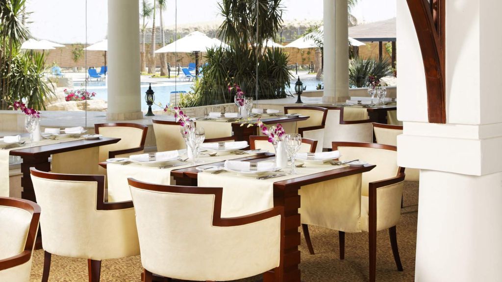 Helnan Dream Hotel And Conference Center 6th of October City Exterior photo The restaurant at the hotel