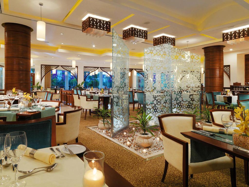 Helnan Dream Hotel And Conference Center 6th of October City Exterior photo The restaurant at the hotel